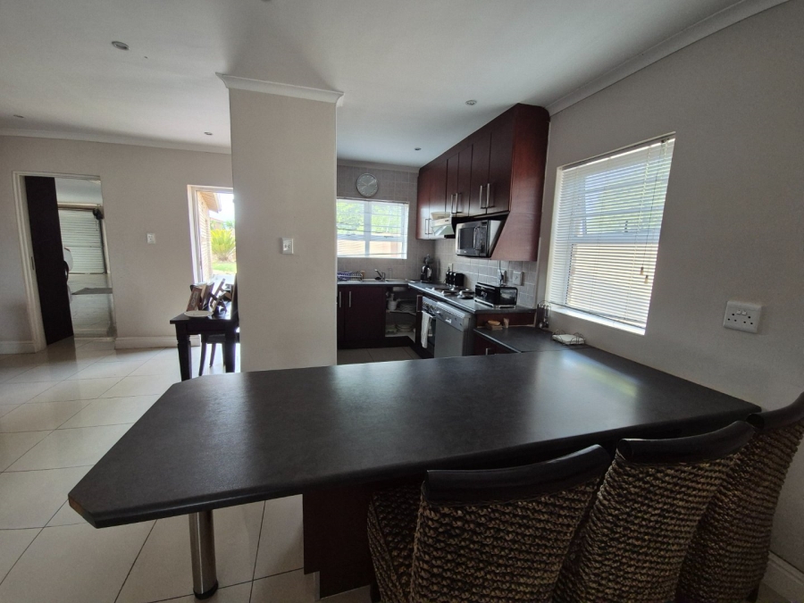 4 Bedroom Property for Sale in Bluewater Bay Eastern Cape